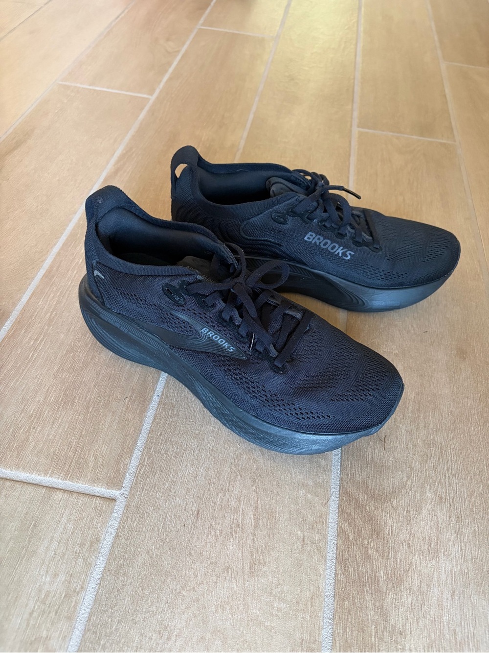 Brooks Women’s Adrenaline 25 GTS Black Running Shoes